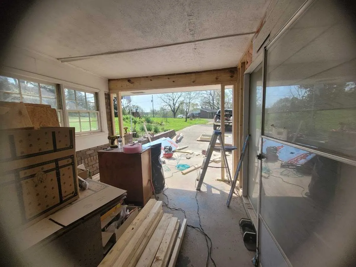 Air movers and dehumidifier for Drying & Dehumidification in Yazoo City